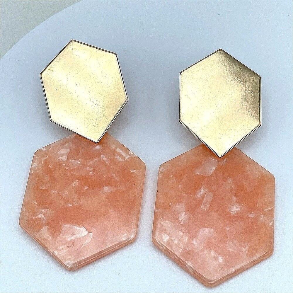Vintage 90s Gold Tone Geometric Hexagon Drop Earrings Peach Marbled Resin Y2K
